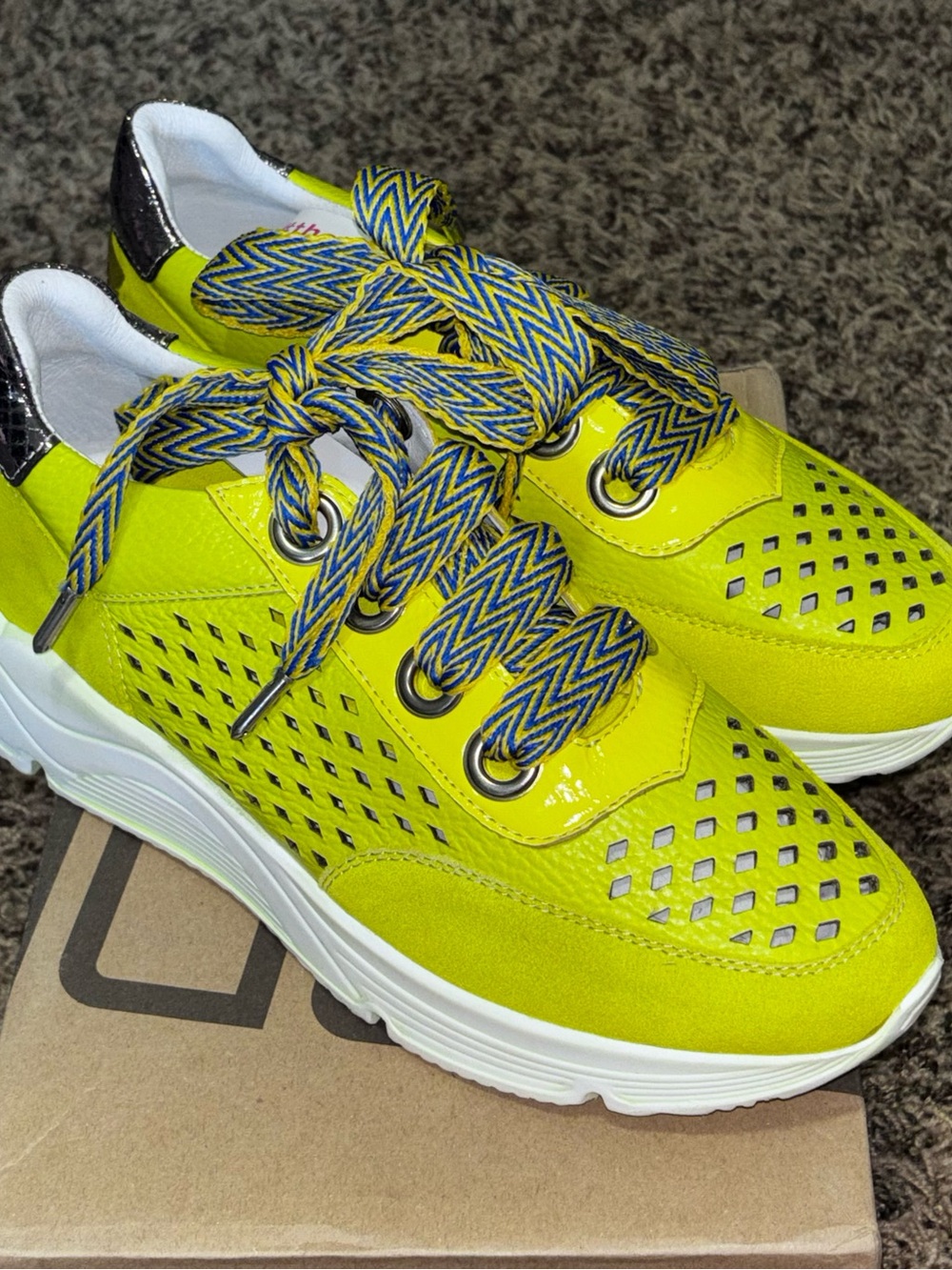 Vaddia Binx Leather Platform Sneakers Women’s Size 9.5 40 Yellow Trainers Shoes